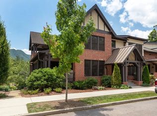 7 Fitzgerald Rd, Black Mountain, NC 28711