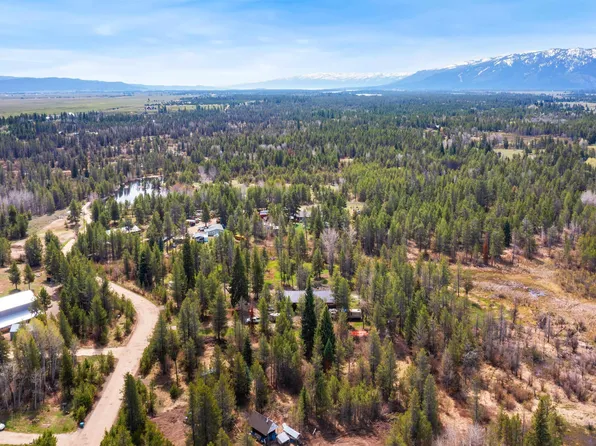 3 Smylie Ct, McCall, ID 83638