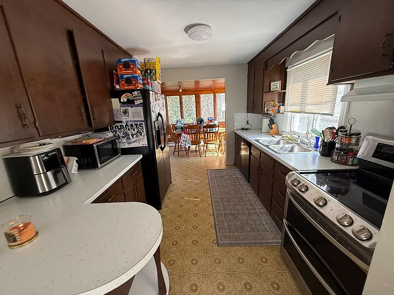 151 Sleeping Giant Dr — Photo 8