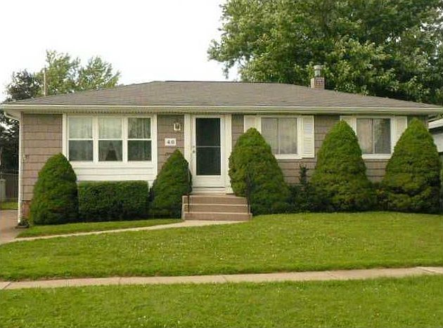 1st image of 40 E Toulon Dr