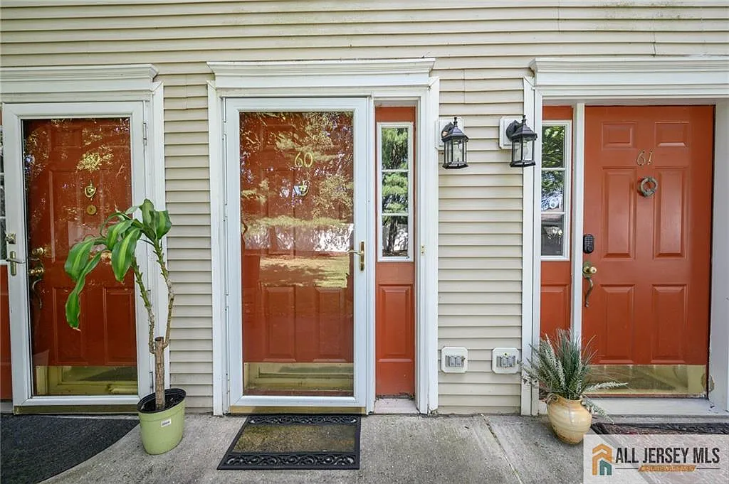 2 bed, 2.0 bath, 1268 sqft, $2,700 — Photo 2