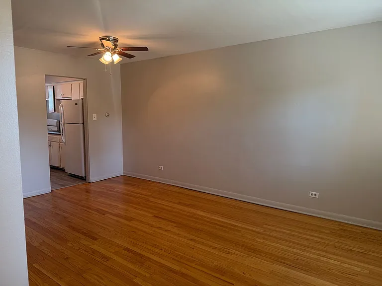 1129-1135 Homestead Rd — Photo 3