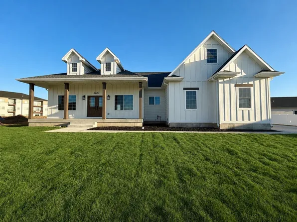 3205 Frahm Ln, Hastings, NE 68901