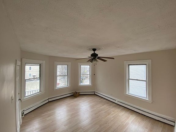 2nd image of 14-16 Goddard St #15