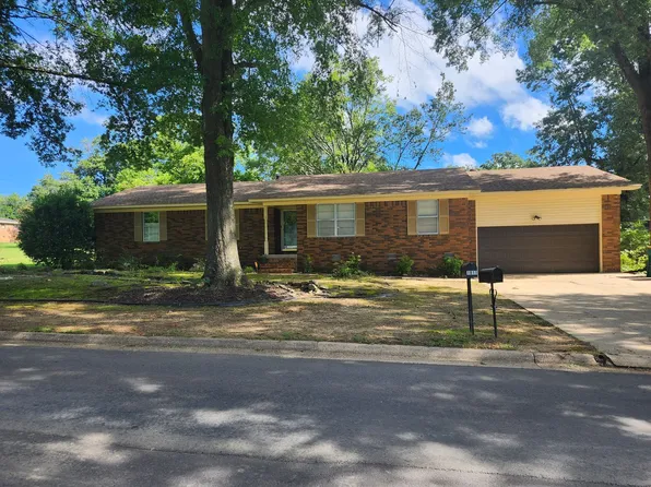 1810 W 3rd Ct, Russellville, AR 72801