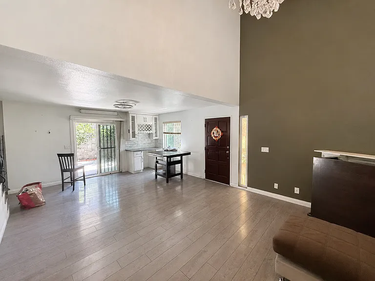 2500 Potrero Ave — Photo 3