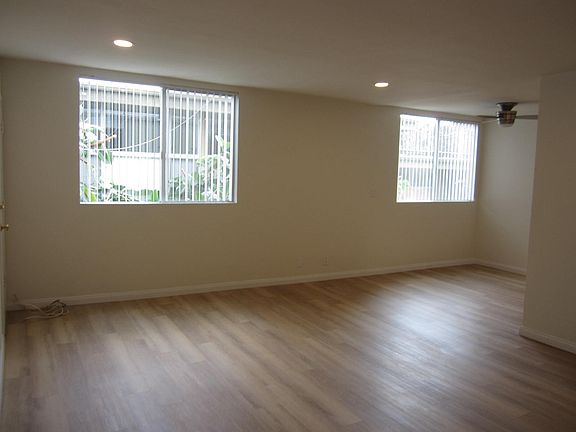 3rd image of 1816 Fairburn Ave #303