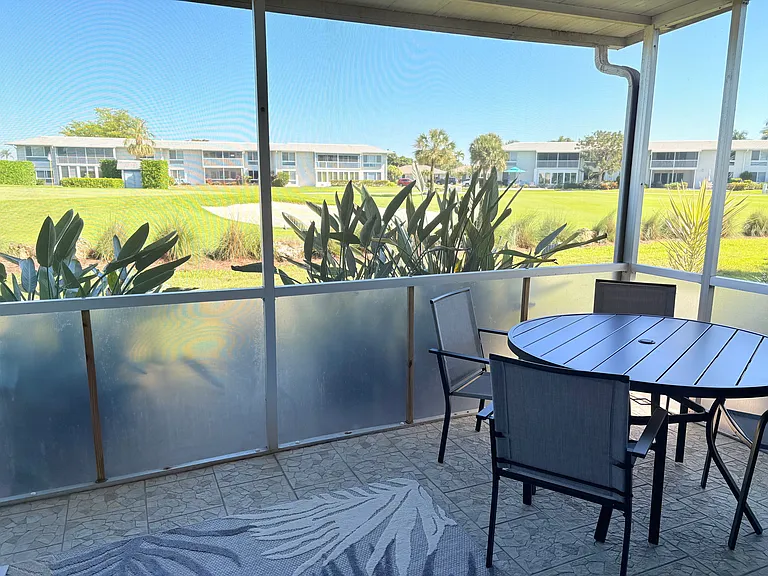 269 Palm Dr #3 — Photo 19