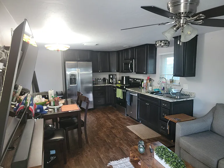 312 Crescent Ct E #1/2 — Photo 8