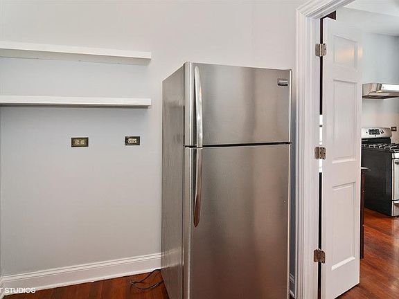 5th image of 1255 N Ashland Ave