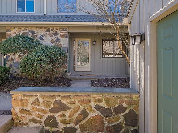 3rd image of 227 Yellow Springs Ct