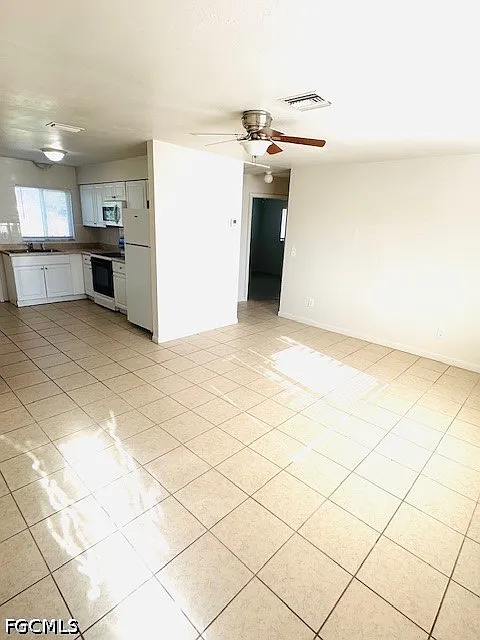 2 bed, 1.0 bath, 780 sqft, $1,000 — Photo 3