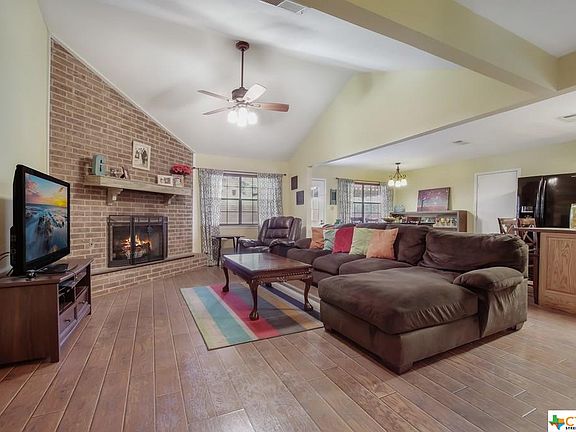 5th image of 1024 Gardenia Dr