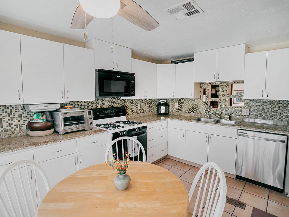 2nd image of 51555 Monroe St #129