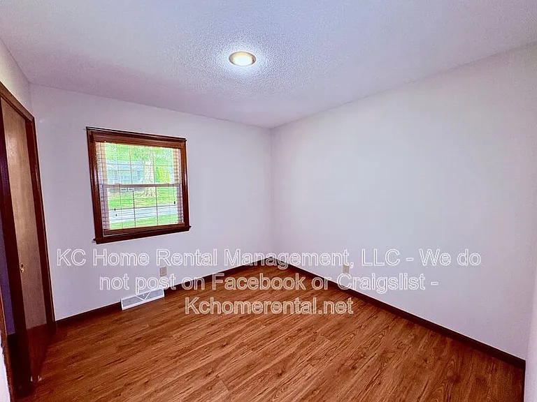 6012 Noland Rd — Photo 13