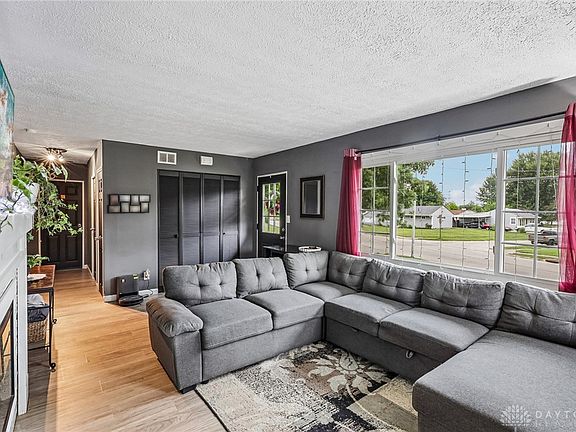 4th image of 2857 Galewood St