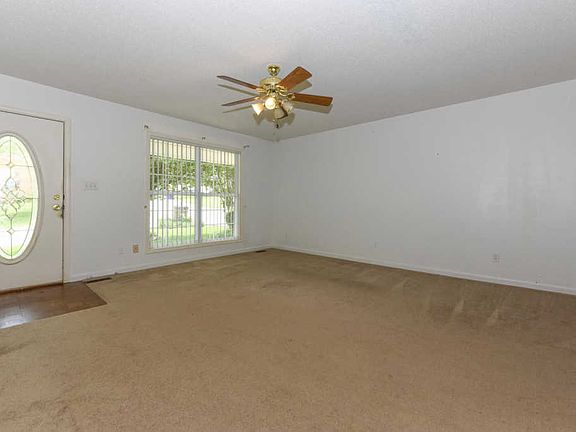 4th image of 7021 Wrens Creek Ln