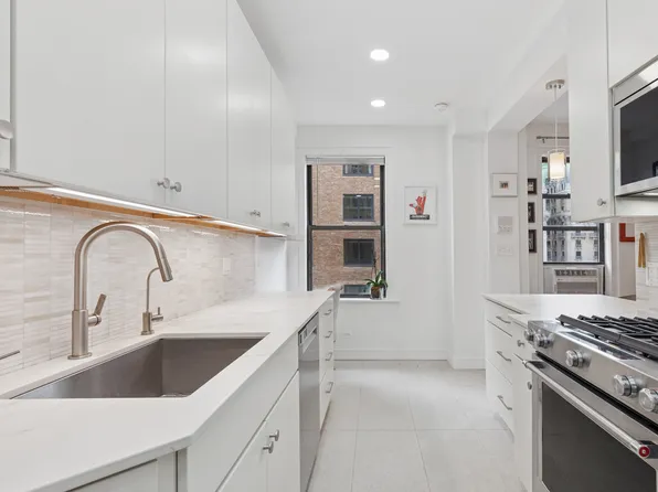 215 West 75th Street image 3 of 8