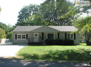 507 SE Browning Ave, Lees Summit, MO 64063