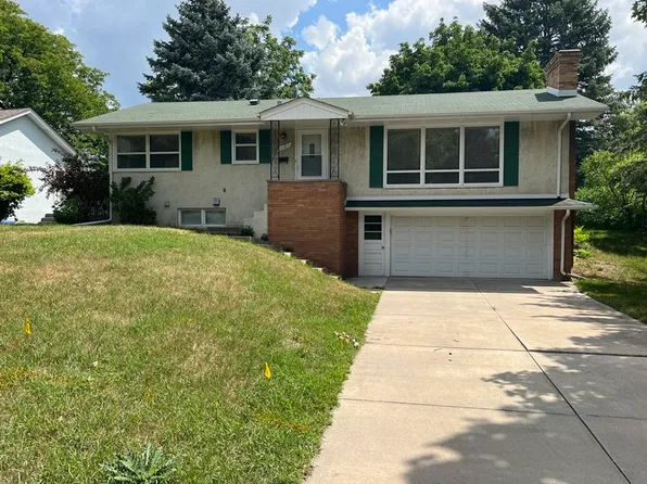 3121 Roosevelt St NE, Saint Anthony, MN 55418