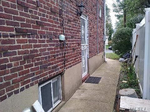 4th image of 88 Holly Ave