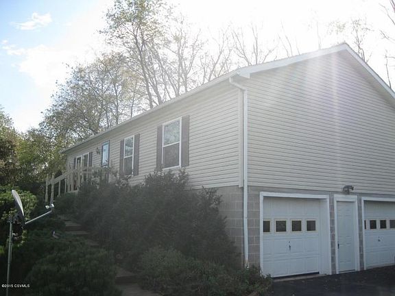 4th image of 936 East Dr