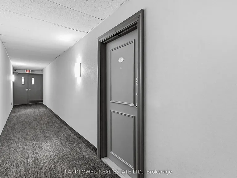 350 Seneca Hill Dr #Penthouse 14 — Photo 6