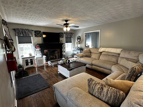 4th image of 712 Wexford Way