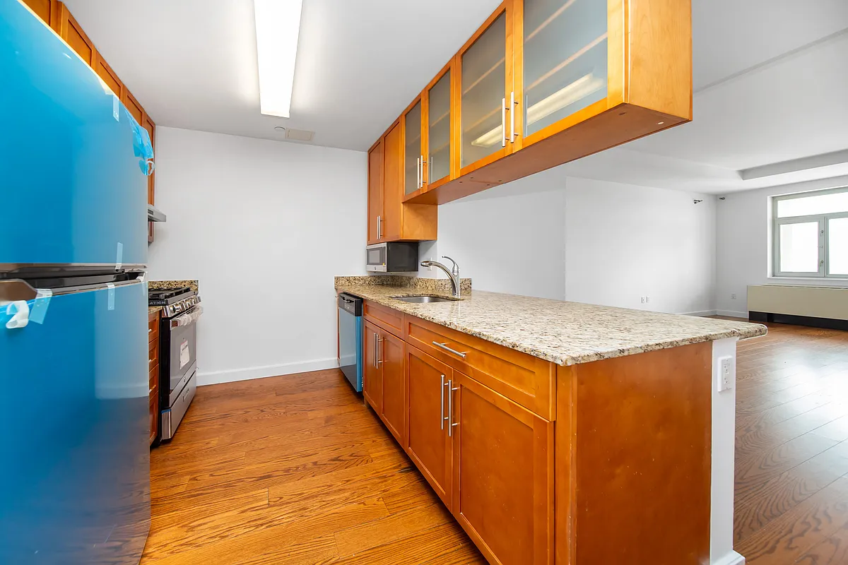 4022 College Point Blvd Unit PH3M