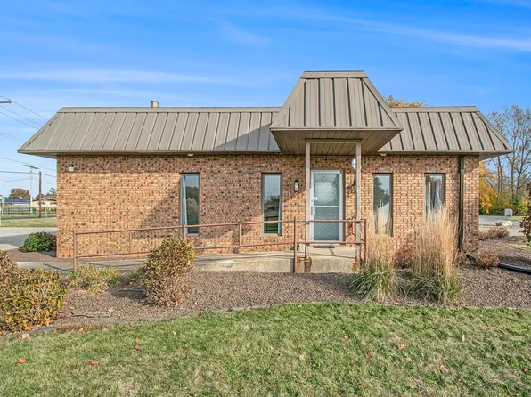 436 E Center St, Bourbon, IN 46504