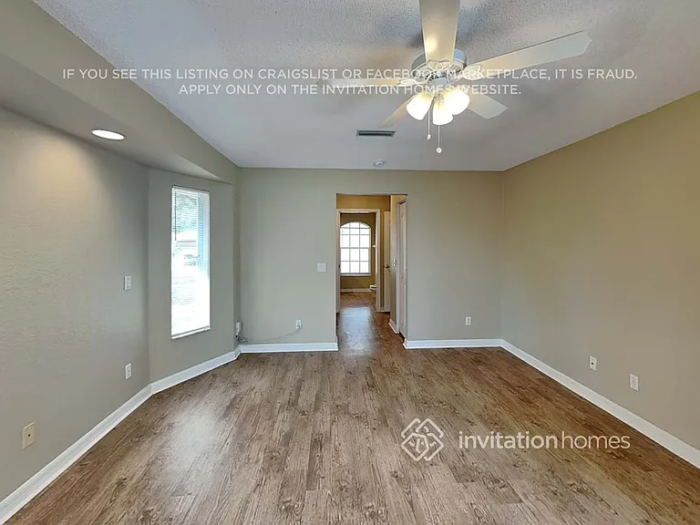 423 Azure Rd — Photo 9