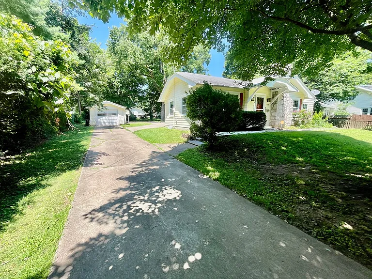 1715 S Kimbrough Ave — Photo 3