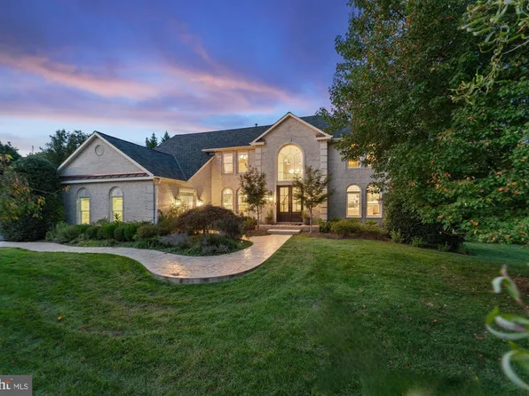 2107 Polo Pointe Dr, Vienna, VA 22181