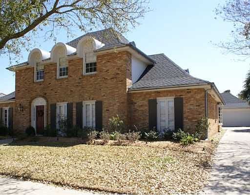 2nd image of 2238 Lake Oaks Pkwy