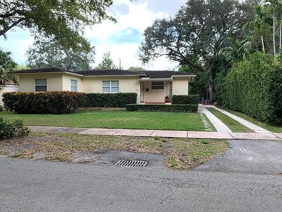 2nd image of 912 Milan Ave