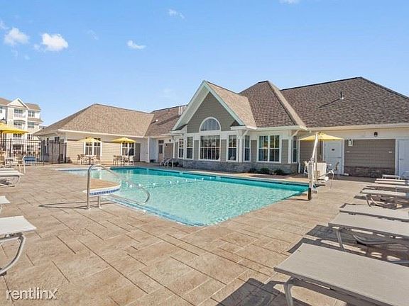 3rd image of 41 Pacella Park Dr