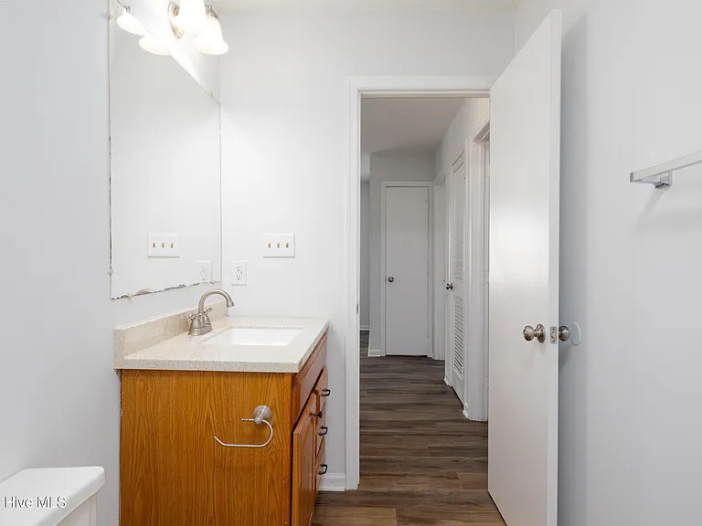 2322 Indian Dr #B7 — Photo 15
