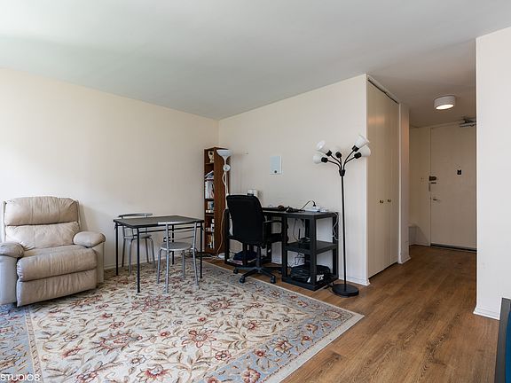 5th image of 1400 E 55th St #613S