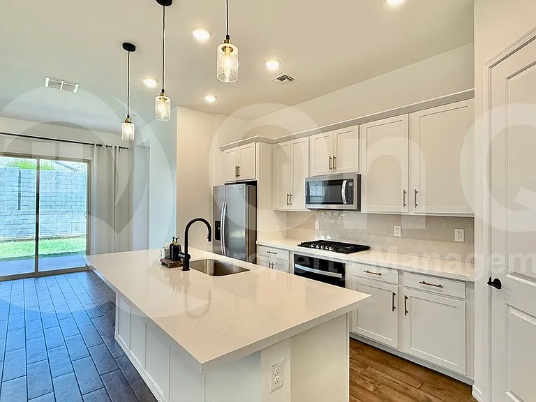 4437 W Mountain Laural Dr — Photo 6