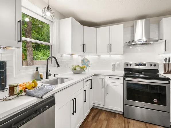 34 Eastern Ave APT K, Webster, MA 01570