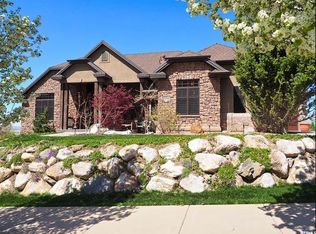 1048 S Water Turn Dr, Farmington, UT 84025