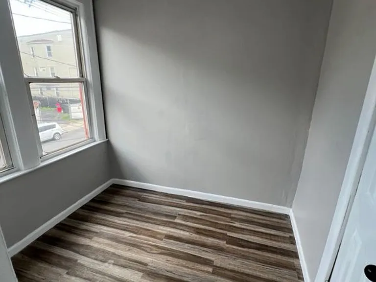 757 S 16th St #2F — Photo 6