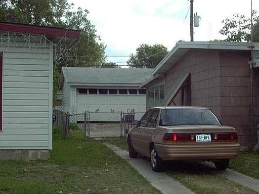 2nd image of 219 W PALFREY DR