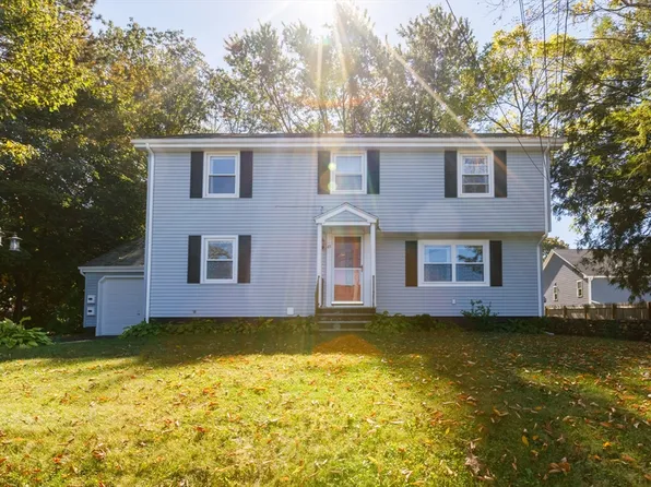 48 Ray St, Webster, MA 01570