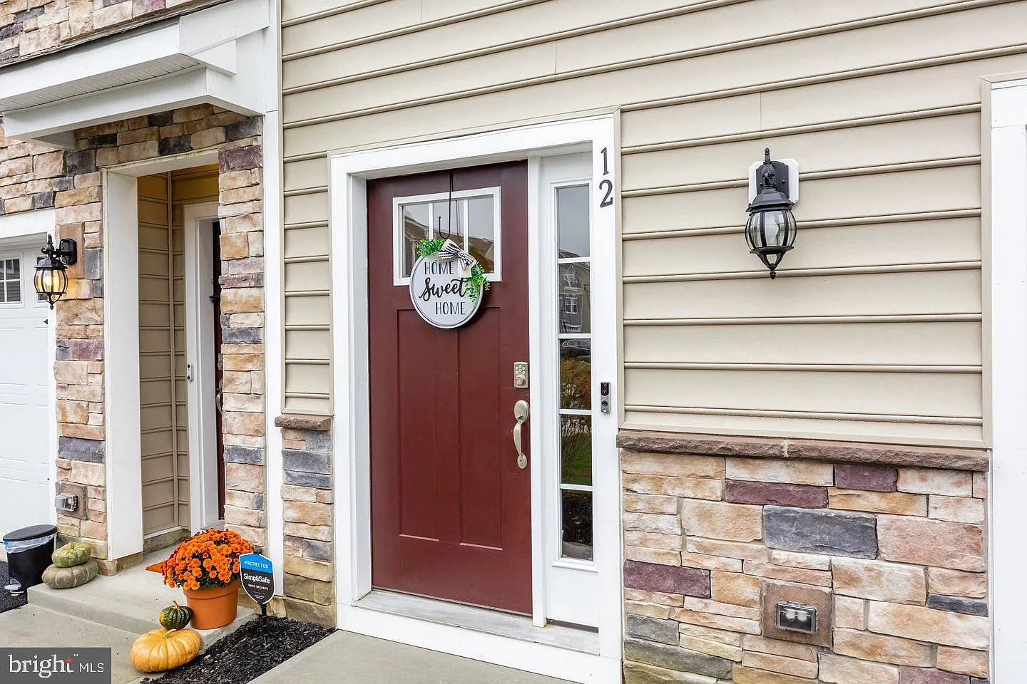 3 bed, 3.5 bath, 2220 sqft, $3,500 — Photo 3