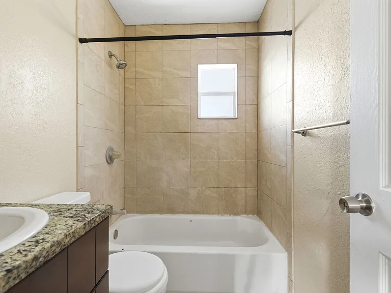 1799 Russell St S #3 — Photo 24