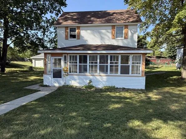 304 W River Rd, Oscoda, MI 48750
