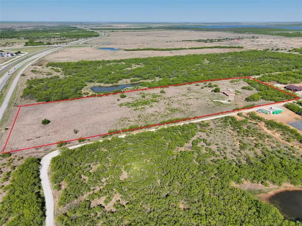2554 NW Access Rd, Iowa Park, TX 76367