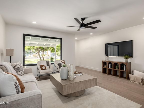 3rd image of 2825 E CAMPBELL Avenue