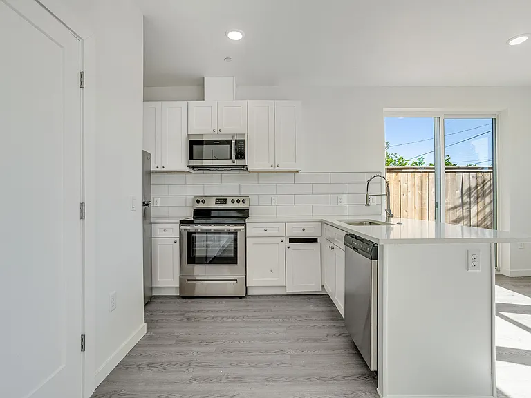 6841 N Montana Ave — Photo 5